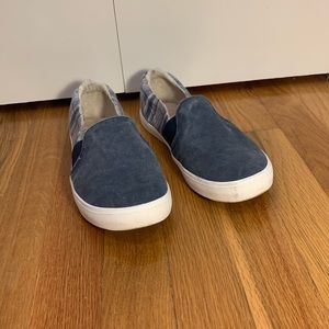 Brand new never worn before Roxy shoes 7.5 women’s